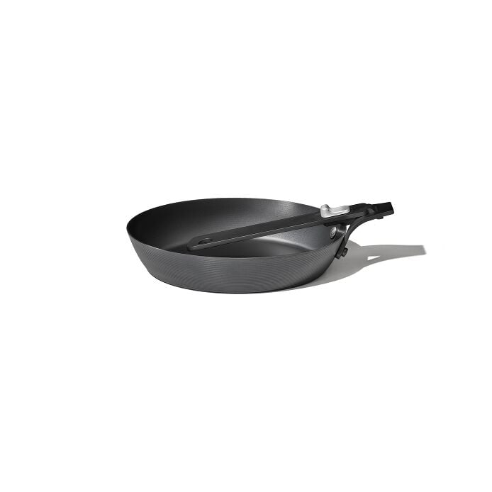 Carbon Steel With Removable Handle 8in Pan